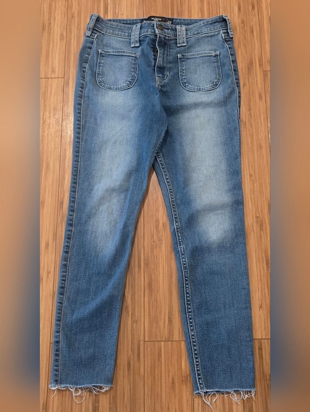 Hollister Women’s Blue Denim Straight-Leg Cropped Jeans